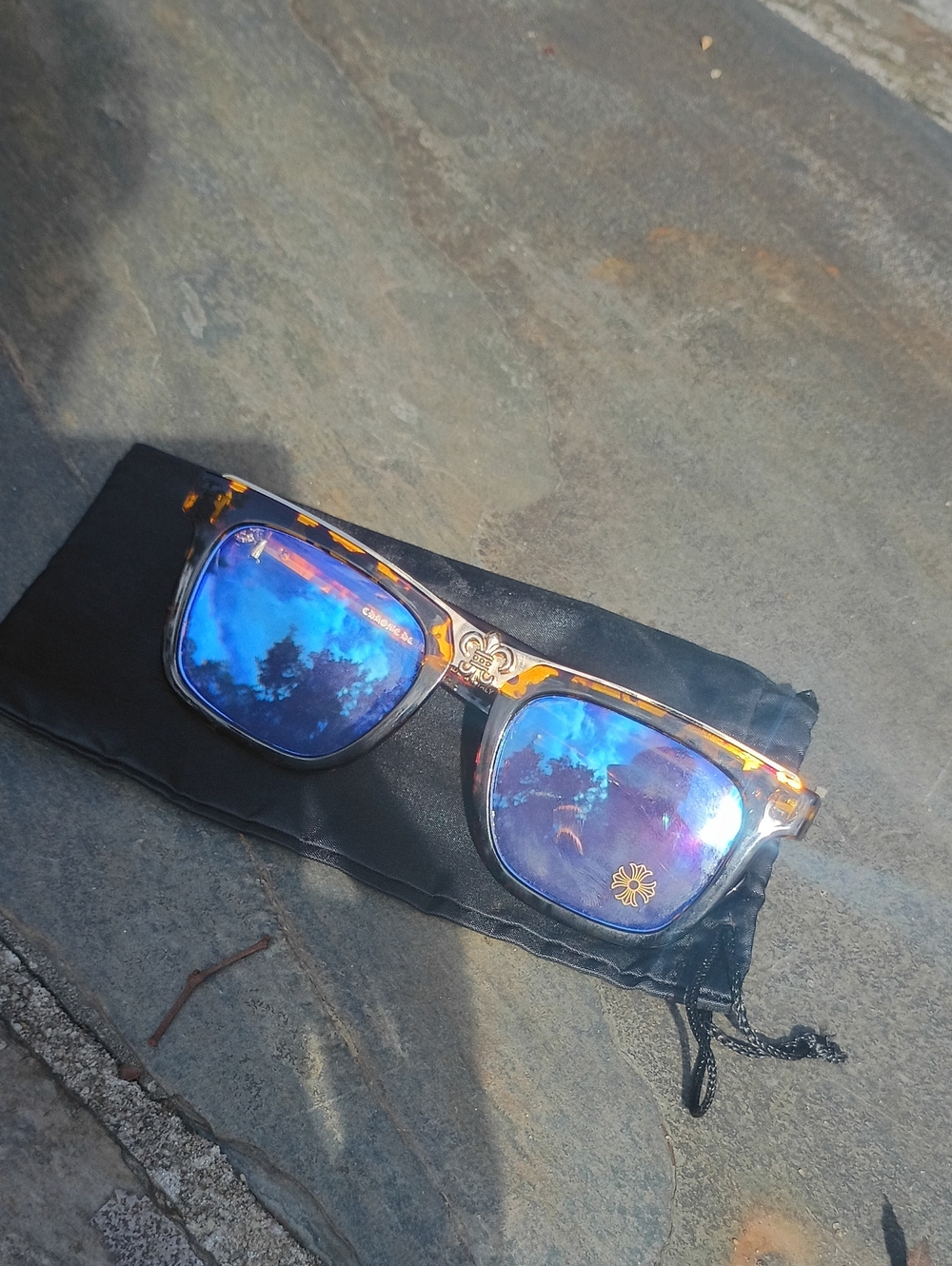 Tortoiseshell Frame Sunglasses with Blue Mirrored Lenses